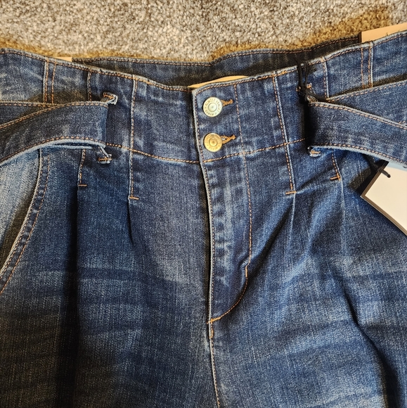 NWT Almost Famous Jeans Super High Rise Crop Trouser Belt Distressed denim sz 9 - Picture 6 of 15